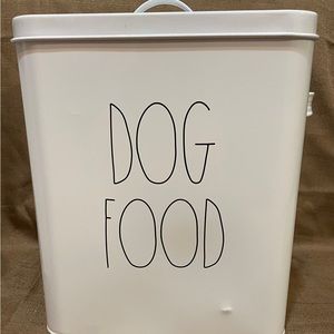 Dog food container